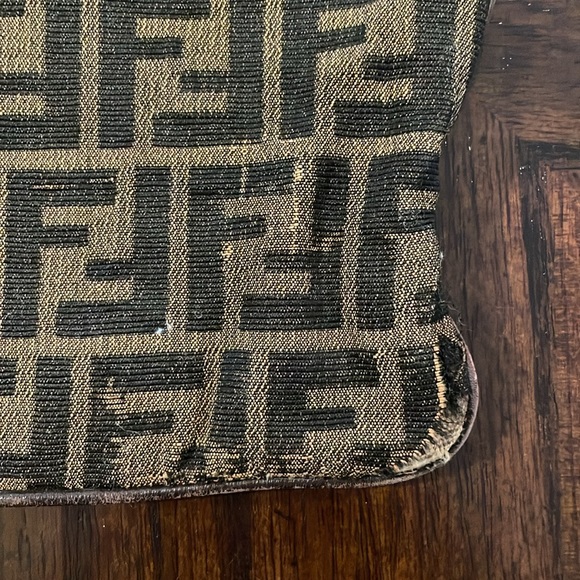 🎉HP🎉 Authentic Vintage Fendi Zippered Tote - Picture 13 of 15